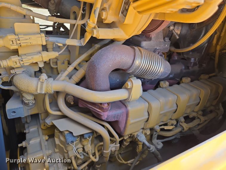 image for item EE0062 2018 John Deere 850K WLT dozer