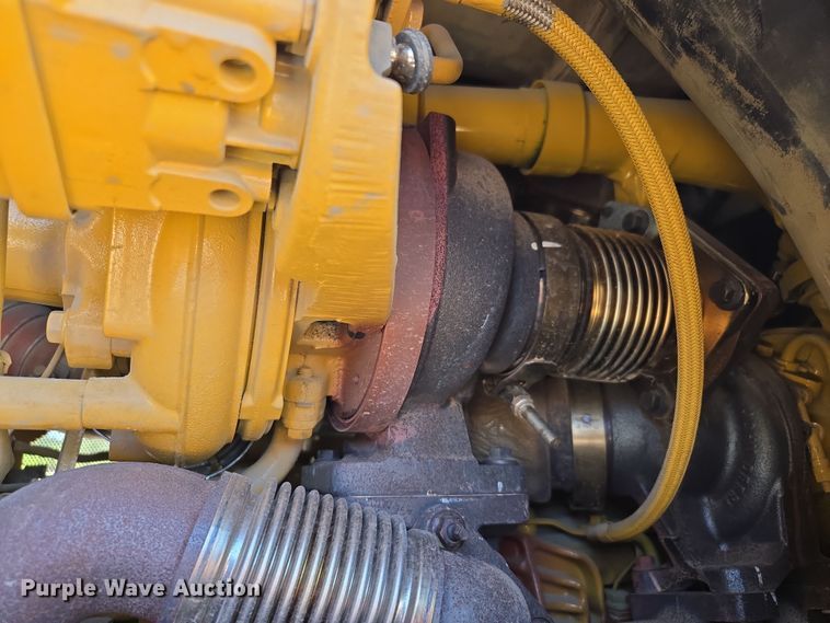 image for item EE0062 2018 John Deere 850K WLT dozer