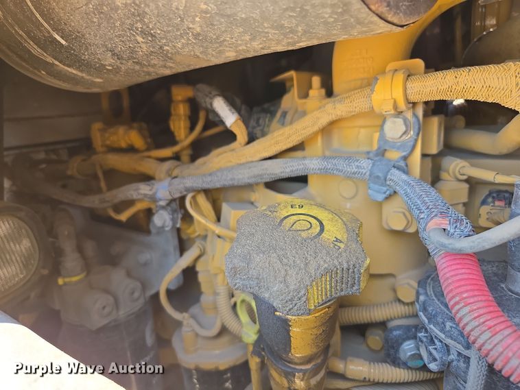 image for item EE0062 2018 John Deere 850K WLT dozer