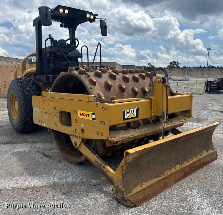 image for item EE0064 2019 Caterpillar CS56B single drum vibratory roller