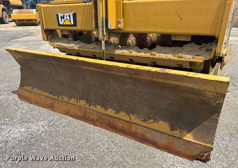 image for item EE0064 2019 Caterpillar CS56B single drum vibratory roller