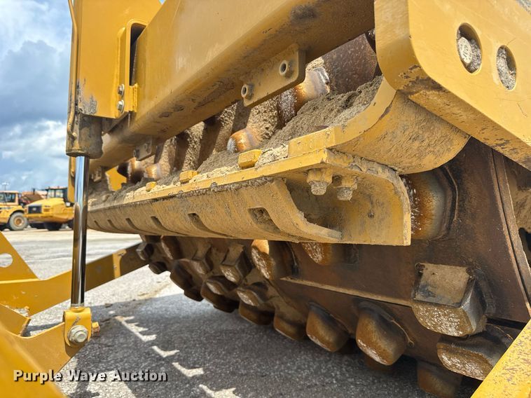 image for item EE0064 2019 Caterpillar CS56B single drum vibratory roller