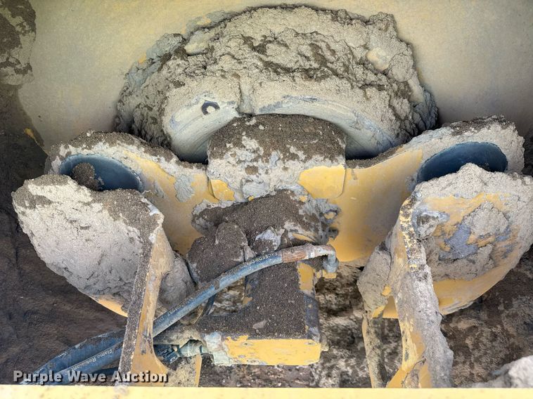 image for item EE0064 2019 Caterpillar CS56B single drum vibratory roller