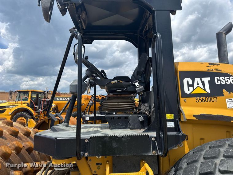 image for item EE0064 2019 Caterpillar CS56B single drum vibratory roller