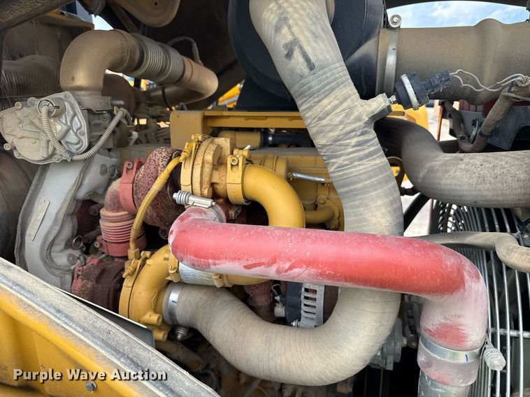 image for item EE0064 2019 Caterpillar CS56B single drum vibratory roller