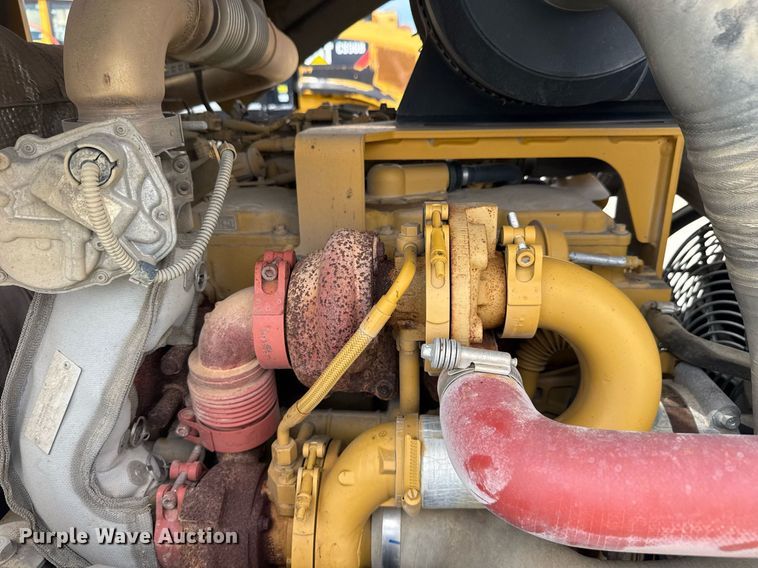 image for item EE0064 2019 Caterpillar CS56B single drum vibratory roller