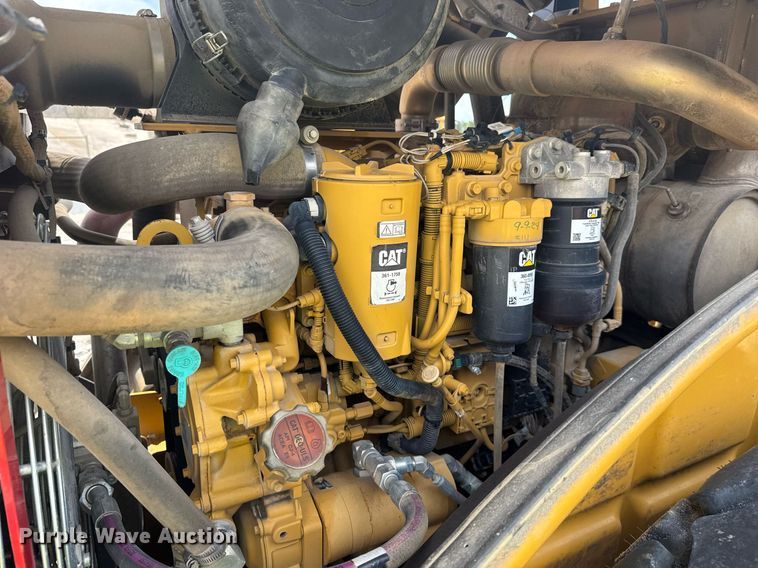 image for item EE0064 2019 Caterpillar CS56B single drum vibratory roller