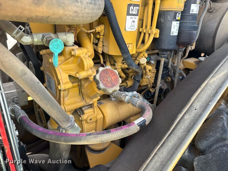 image for item EE0064 2019 Caterpillar CS56B single drum vibratory roller