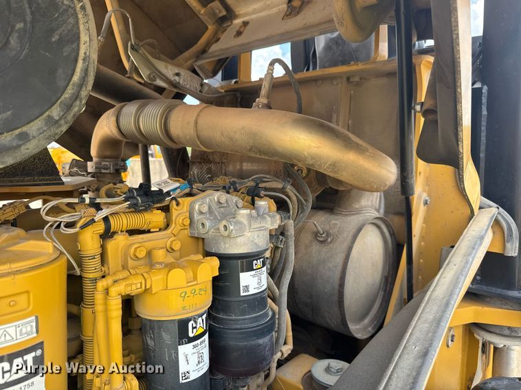 image for item EE0064 2019 Caterpillar CS56B single drum vibratory roller