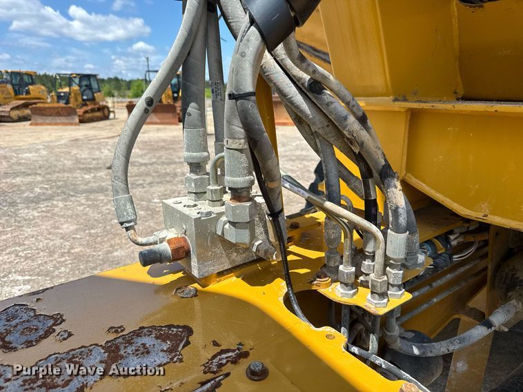 image for item EE0068 2018 Caterpillar 730C2 EJ articulated haul truck