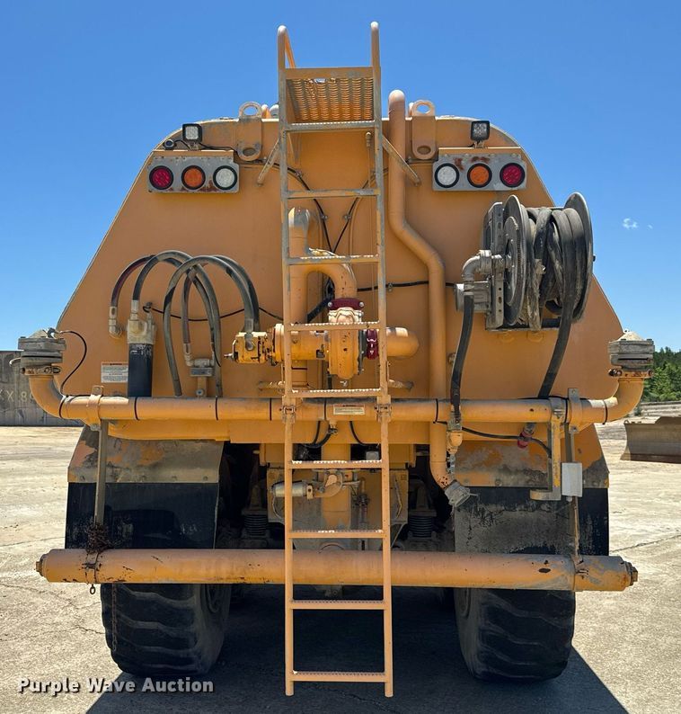 image for item EE0069 2015 Volvo A25G water wagon