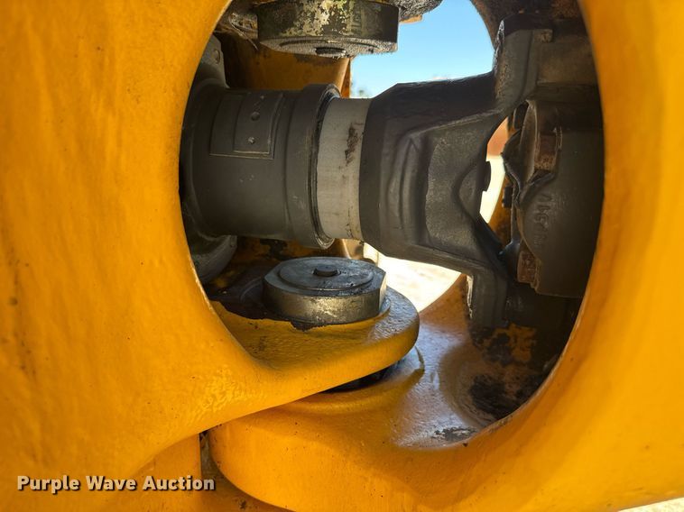 image for item EE0069 2015 Volvo A25G water wagon