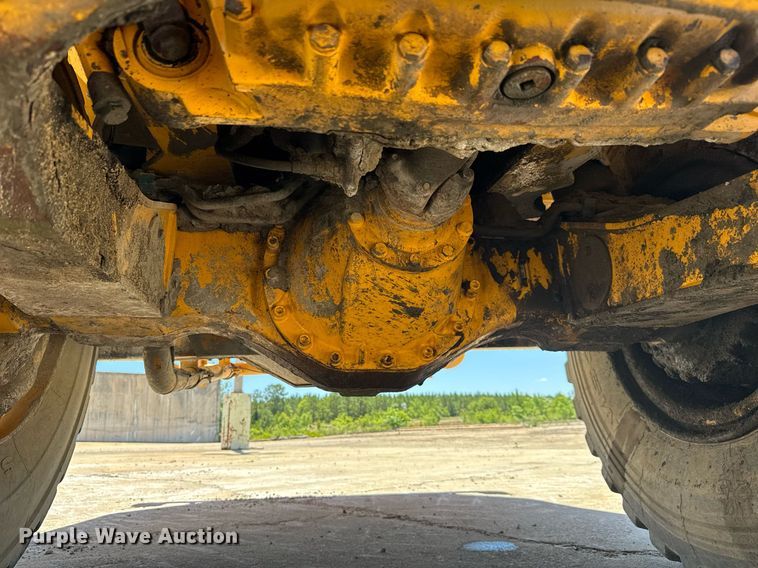 image for item EE0069 2015 Volvo A25G water wagon