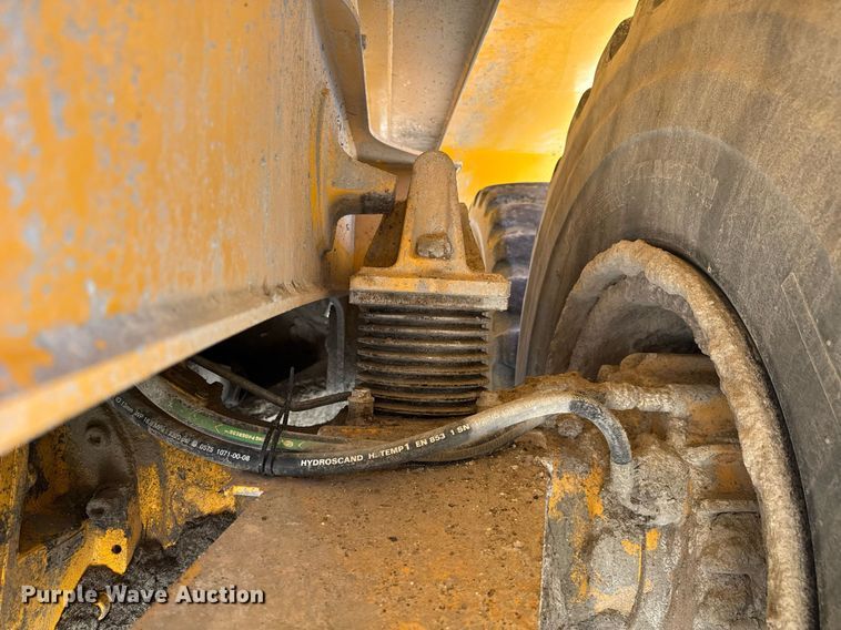 image for item EE0069 2015 Volvo A25G water wagon
