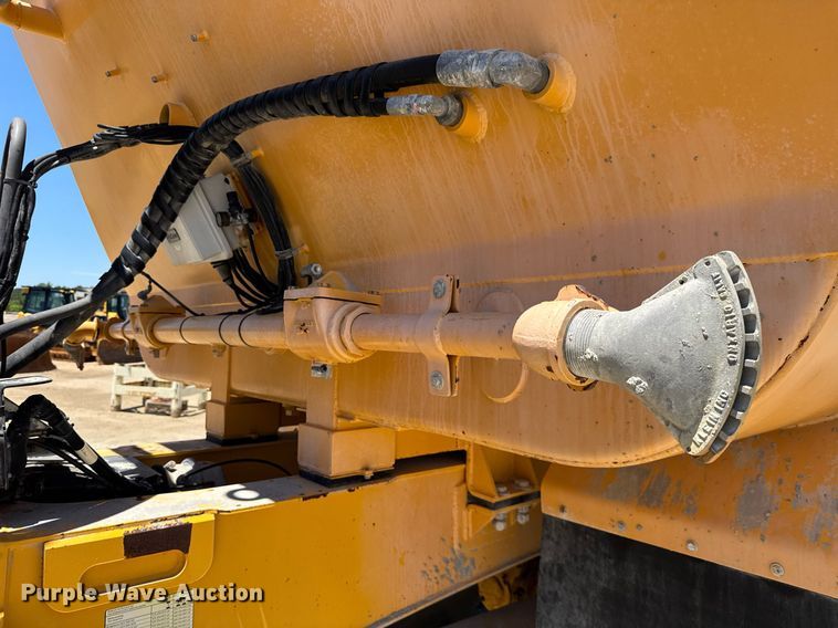 image for item EE0069 2015 Volvo A25G water wagon