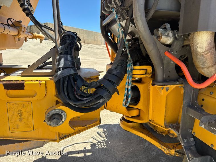 image for item EE0069 2015 Volvo A25G water wagon