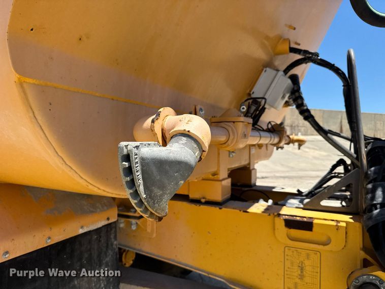 image for item EE0069 2015 Volvo A25G water wagon
