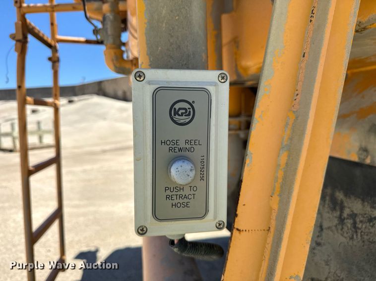 image for item EE0069 2015 Volvo A25G water wagon