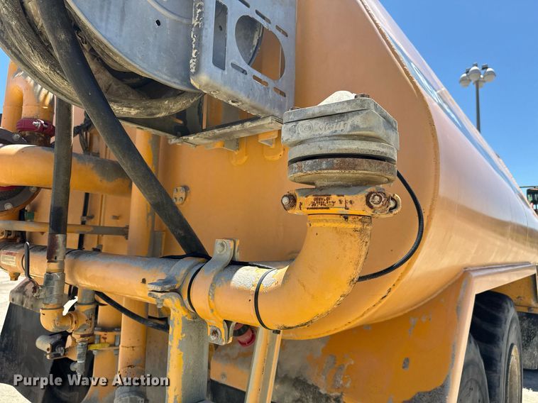 image for item EE0069 2015 Volvo A25G water wagon