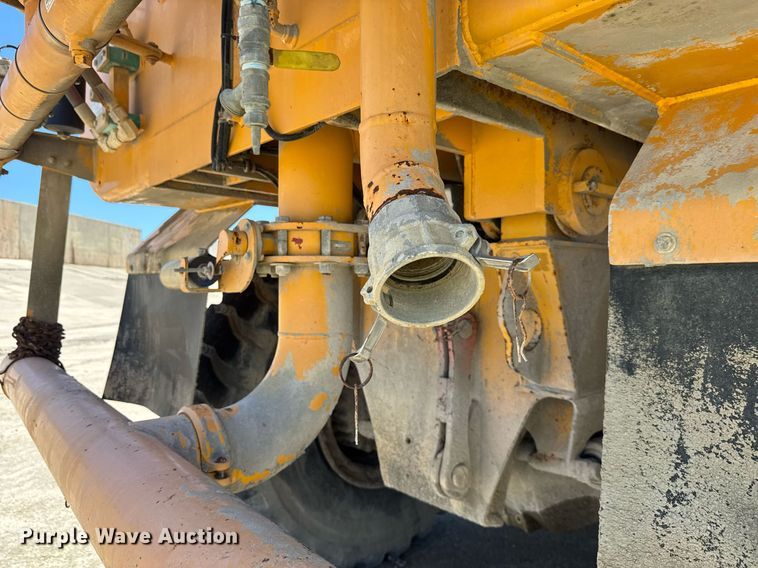 image for item EE0069 2015 Volvo A25G water wagon