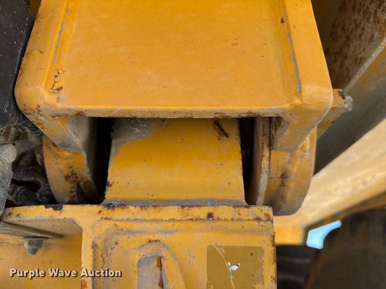 image for item EE0069 2015 Volvo A25G water wagon