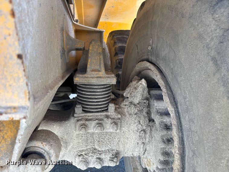 image for item EE0069 2015 Volvo A25G water wagon