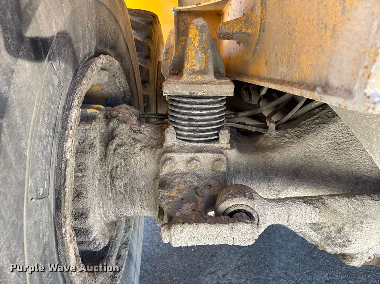 image for item EE0069 2015 Volvo A25G water wagon