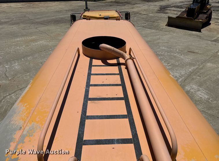 image for item EE0069 2015 Volvo A25G water wagon