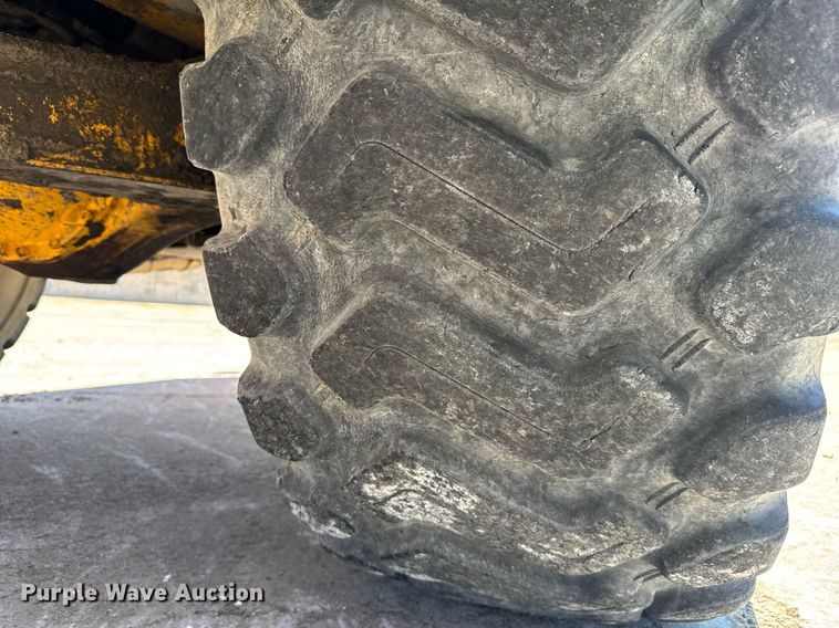 image for item EE0069 2015 Volvo A25G water wagon