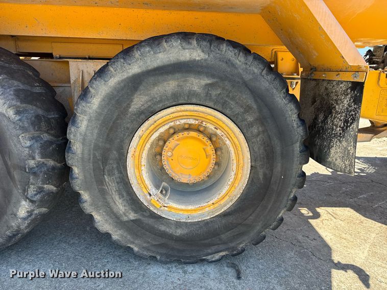 image for item EE0069 2015 Volvo A25G water wagon