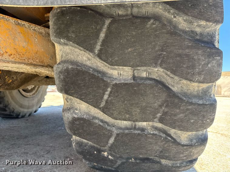 image for item EE0069 2015 Volvo A25G water wagon