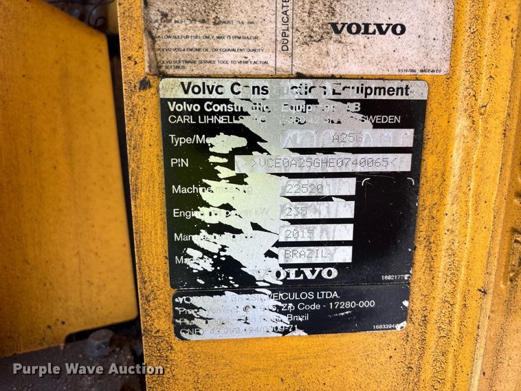 image for item EE0069 2015 Volvo A25G water wagon
