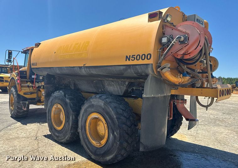 image for item EE0070 2018 Volvo A25G water wagon