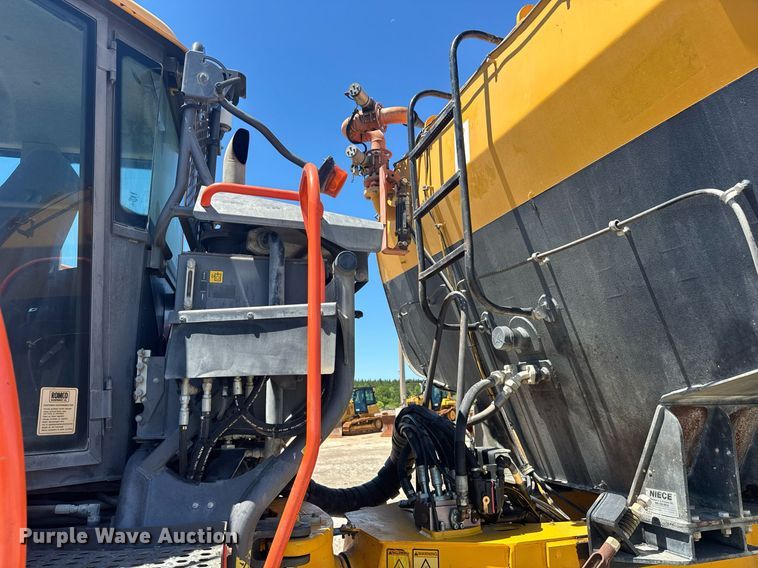 image for item EE0070 2018 Volvo A25G water wagon