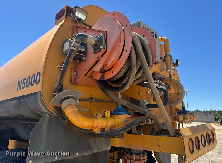 image for item EE0070 2018 Volvo A25G water wagon