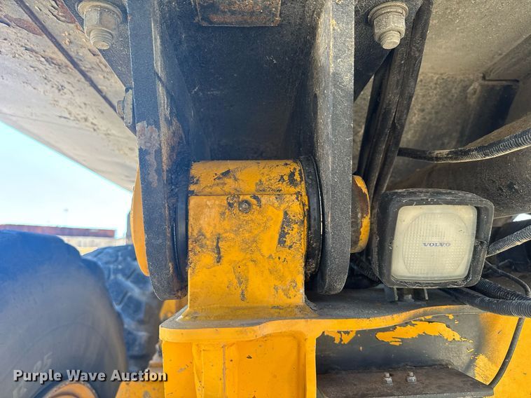 image for item EE0070 2018 Volvo A25G water wagon