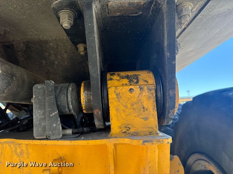 image for item EE0070 2018 Volvo A25G water wagon