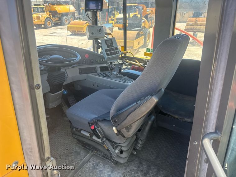 image for item EE0070 2018 Volvo A25G water wagon