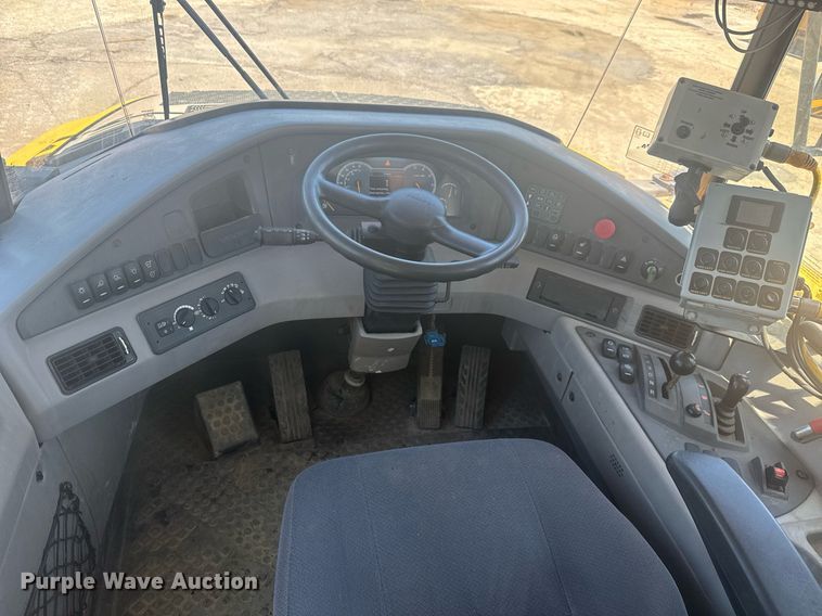 image for item EE0070 2018 Volvo A25G water wagon