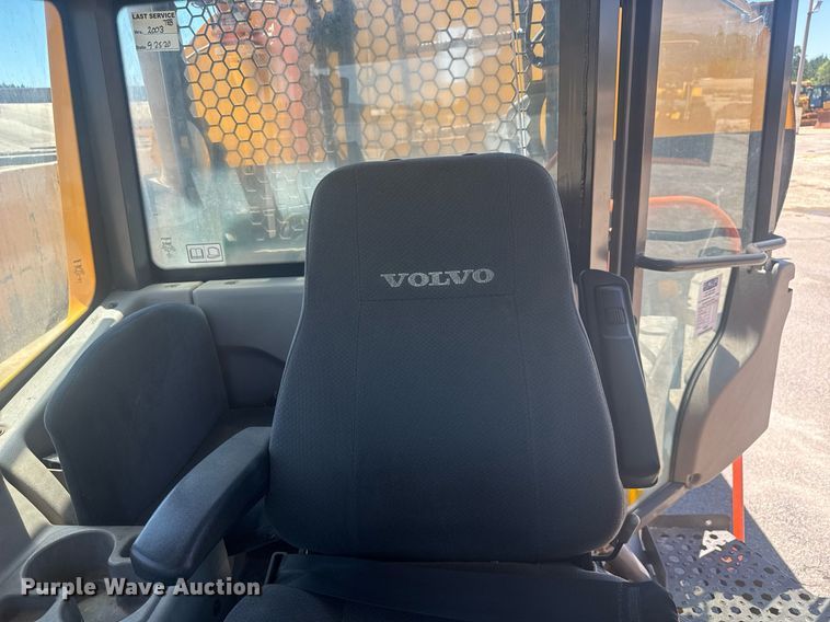 image for item EE0070 2018 Volvo A25G water wagon