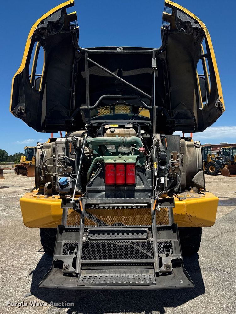 image for item EE0070 2018 Volvo A25G water wagon