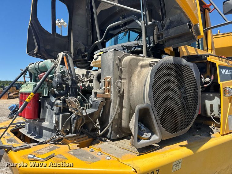 image for item EE0070 2018 Volvo A25G water wagon