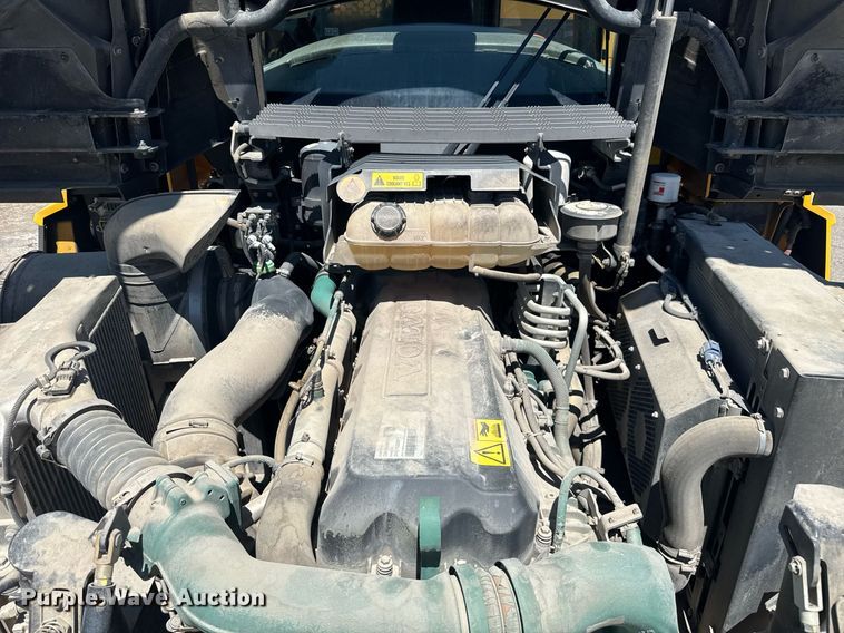 image for item EE0070 2018 Volvo A25G water wagon