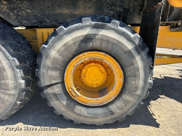 image for item EE0070 2018 Volvo A25G water wagon