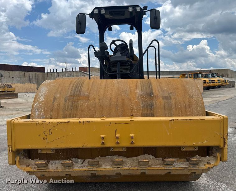 image for item EE0071 2019 Caterpillar CS56B single drum vibratory roller