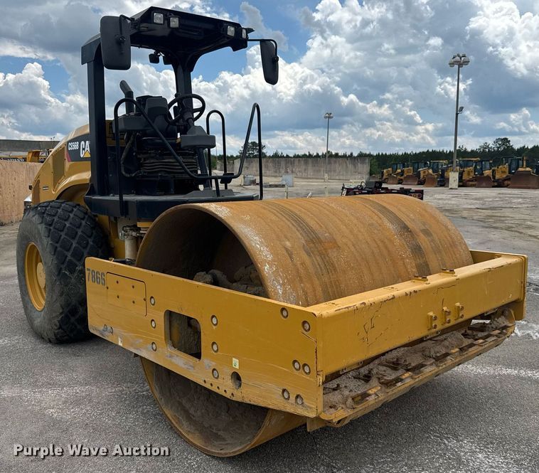 image for item EE0071 2019 Caterpillar CS56B single drum vibratory roller