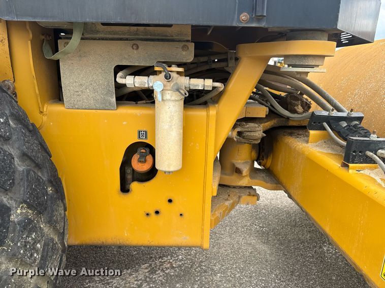 image for item EE0071 2019 Caterpillar CS56B single drum vibratory roller