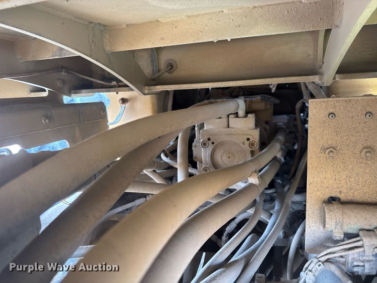 image for item EE0071 2019 Caterpillar CS56B single drum vibratory roller