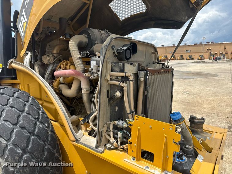 image for item EE0071 2019 Caterpillar CS56B single drum vibratory roller