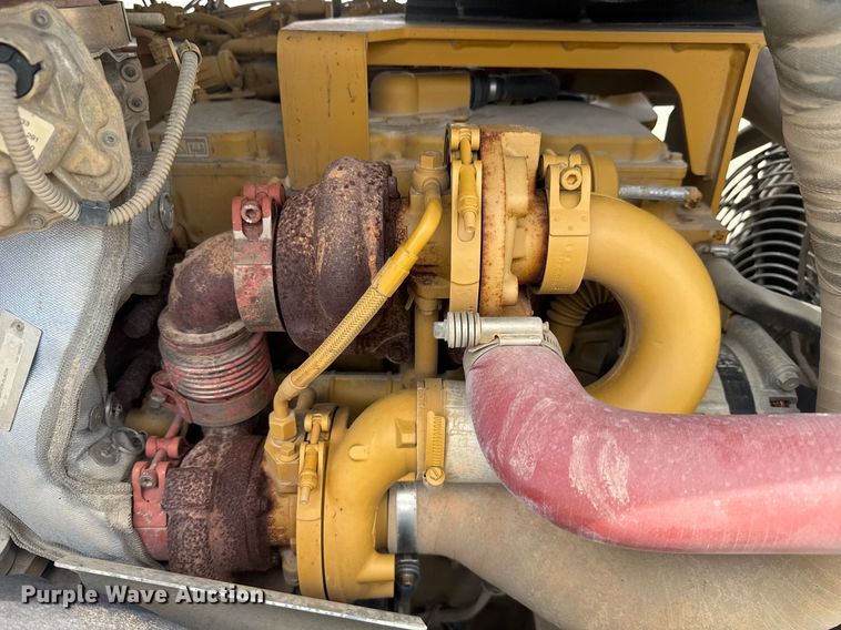 image for item EE0071 2019 Caterpillar CS56B single drum vibratory roller